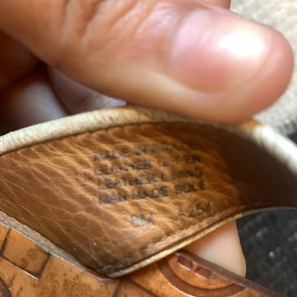 Tory Burch Thora Leather Flip Flop - Picture 5 of 8